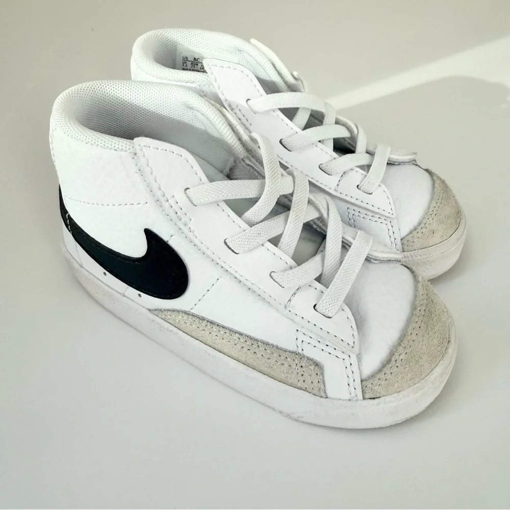 Nike Blazer Mid ’77 Toddler Sneakers White Black Size 8 Velcro - Picture 2 of 7